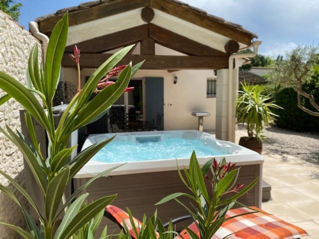 Mas Beau Soleil & Spa Cottages De Charme Avec Jacuzzi&Jardin Prives Saint-Rémy-de-Provence Exterior foto
